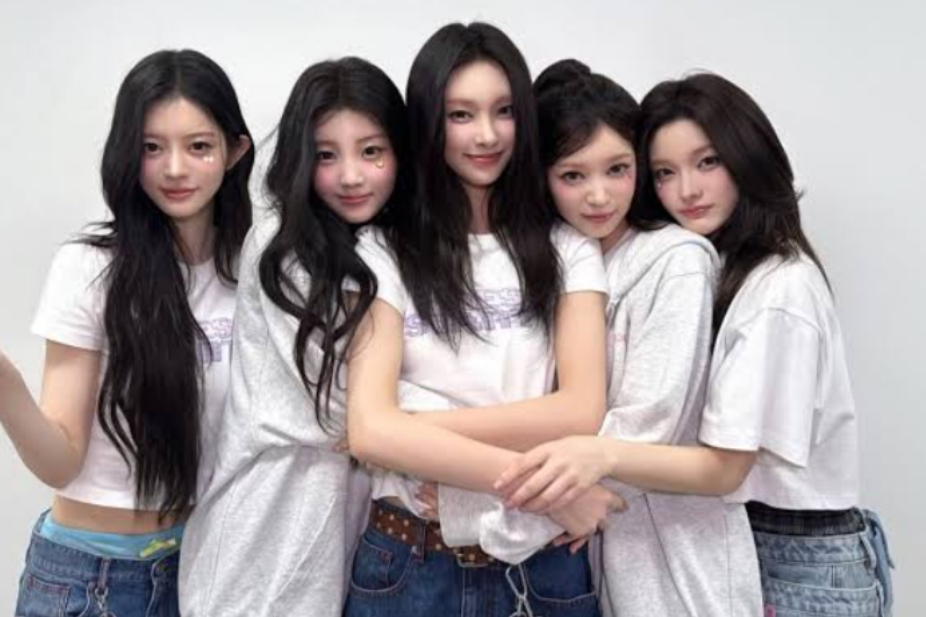 ILLIT Siap Guncang Jepang dengan Single Bubee, Kolaborasi Epic Bareng Noa Kembali Terjadi! 1 ILLIT Siap Guncang Jepang dengan Single Bubee, Kolaborasi Epic Bareng Noa Kembali Terjadi!