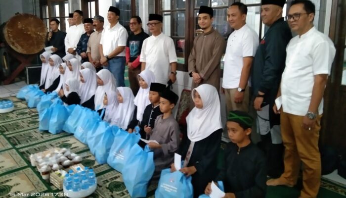 Cahaya Ramadhan di Masjid At-Tholibin: Kala LCS Memeluk Yatim dalam Kehangatan Buka Bersama dan Memberikan Santunan 2 IMG 20260315 WA0061