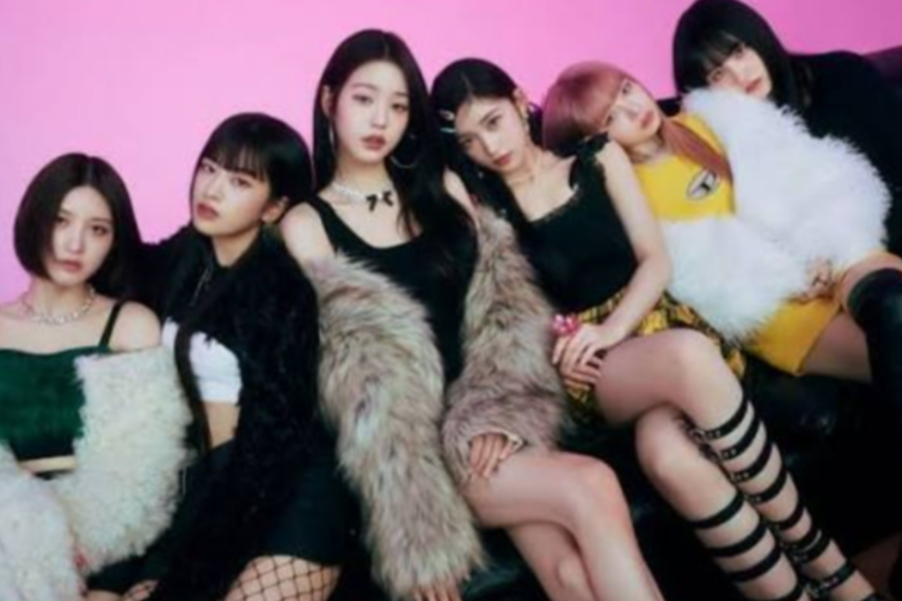 IVE Sukses Gelar Fan Concert "DIVE into IVE" di Incheon