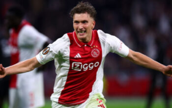 Incar Mika Godts, Manchester United Siap Goda Ajax Lagi?