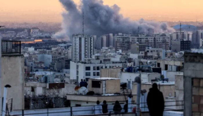 Iran Tutup Selat Hormuz, Trump Panik?