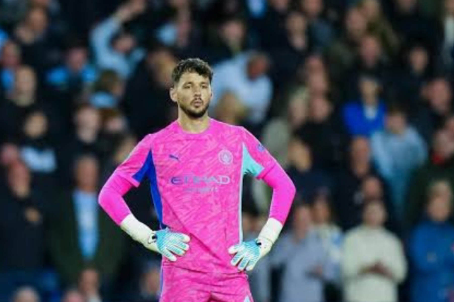 James Trafford Menuju Newcastle: Overhaul Kiper The Magpies
