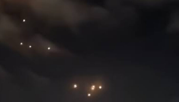 Kesaksian dari Teheran: Hidup dalam Bayang-bayang Roket