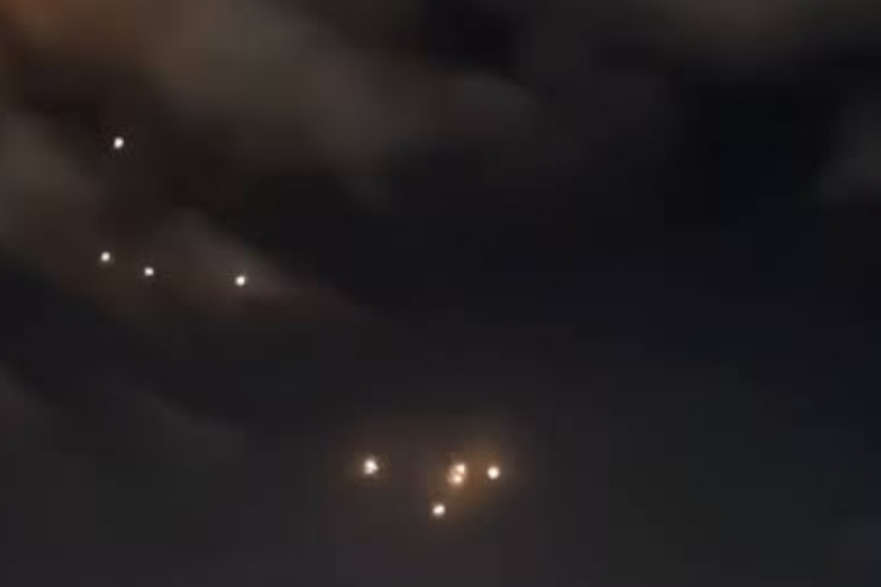 Kesaksian dari Teheran: Hidup dalam Bayang-bayang Roket