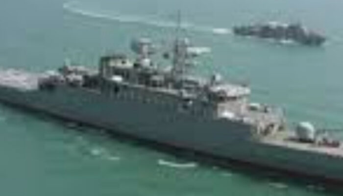 Ketegangan di Samudra Hindia: Kapal Perang Iran Tenggelam