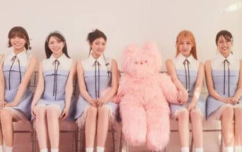 Kolaborasi Lintas Generasi: FIFTY FIFTY Cover Lagu Legendaris Pink Floyd