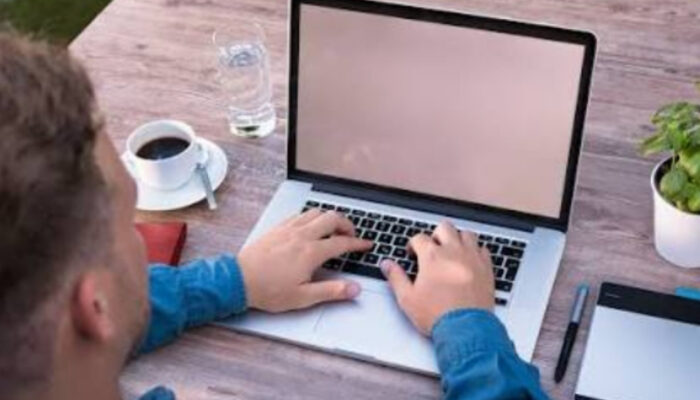 Konsisten vs Multitasking: Mana yang Benar-benar Produktif?