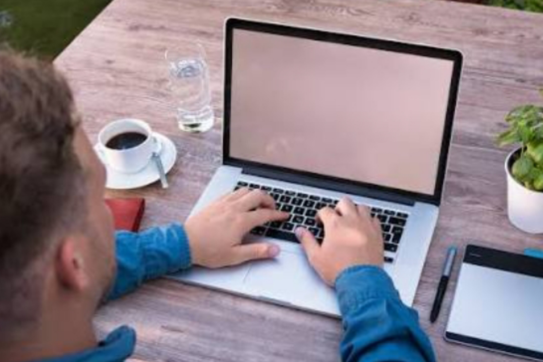 Konsisten vs Multitasking: Mana yang Benar-benar Produktif?