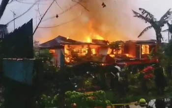 Ledakan Subuh Hanguskan 12 Rumah di Cianjur 3 Ledakan Subuh Hanguskan 12 Rumah di Cianjur
