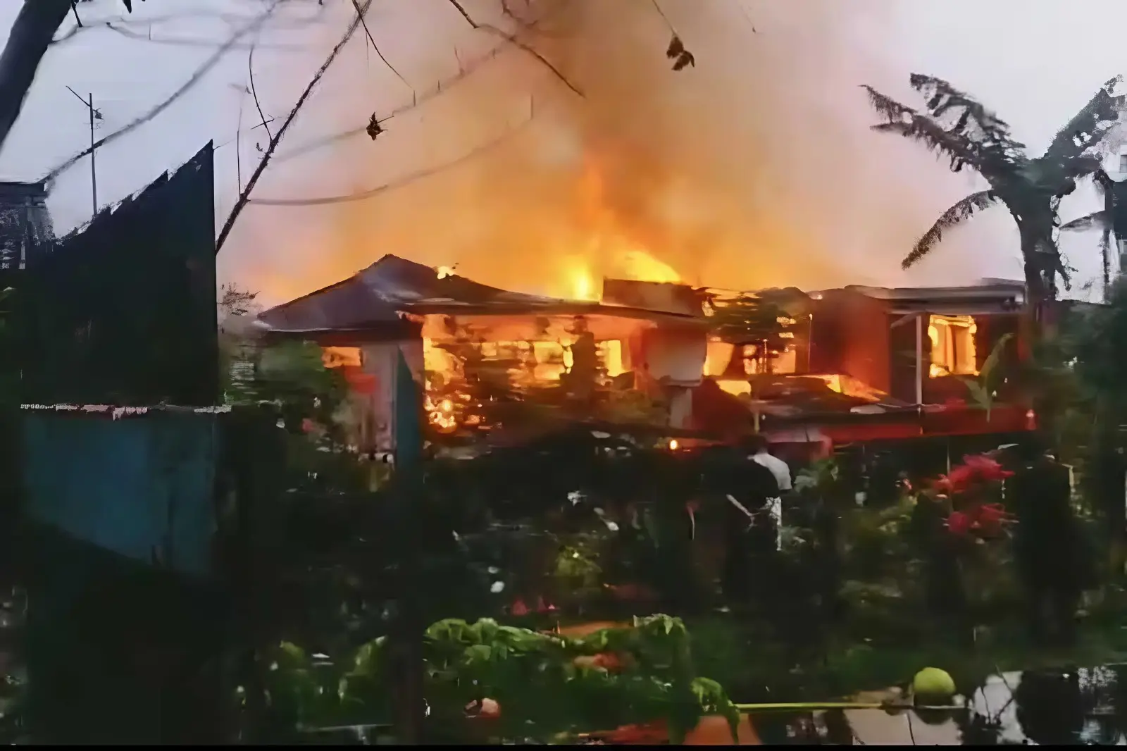 Ledakan Subuh Hanguskan 12 Rumah di Cianjur