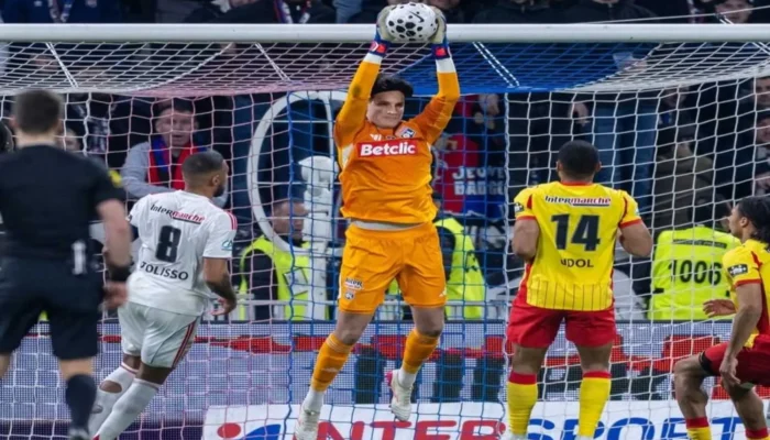 Lyon Tersungkur Lewat Adu Penalti, Lens Amankan Tiket Semifinal