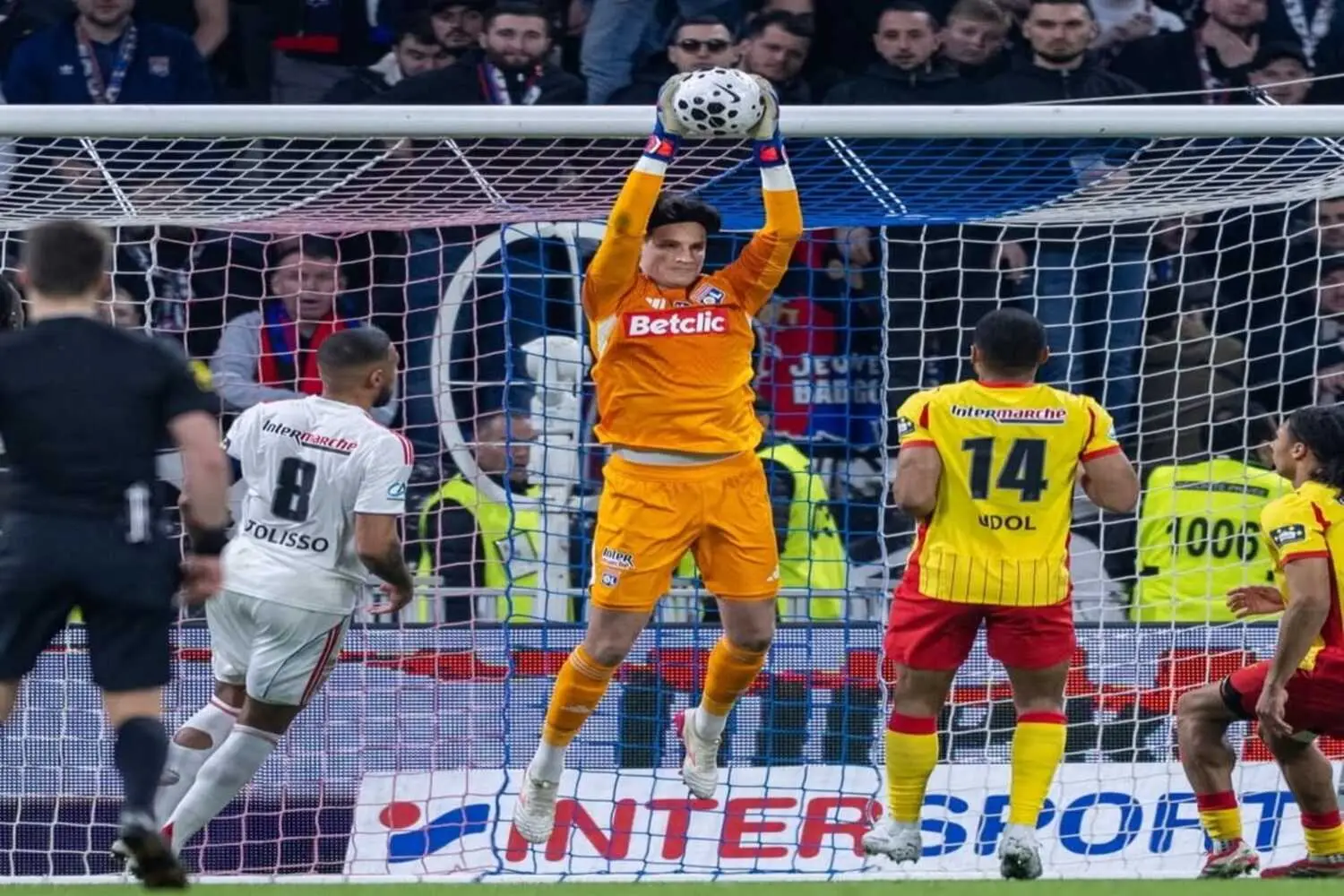 Lyon Tersungkur Lewat Adu Penalti, Lens Amankan Tiket Semifinal