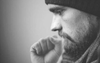 Membedakan Sesak Napas Jantung dan Asam Lambung