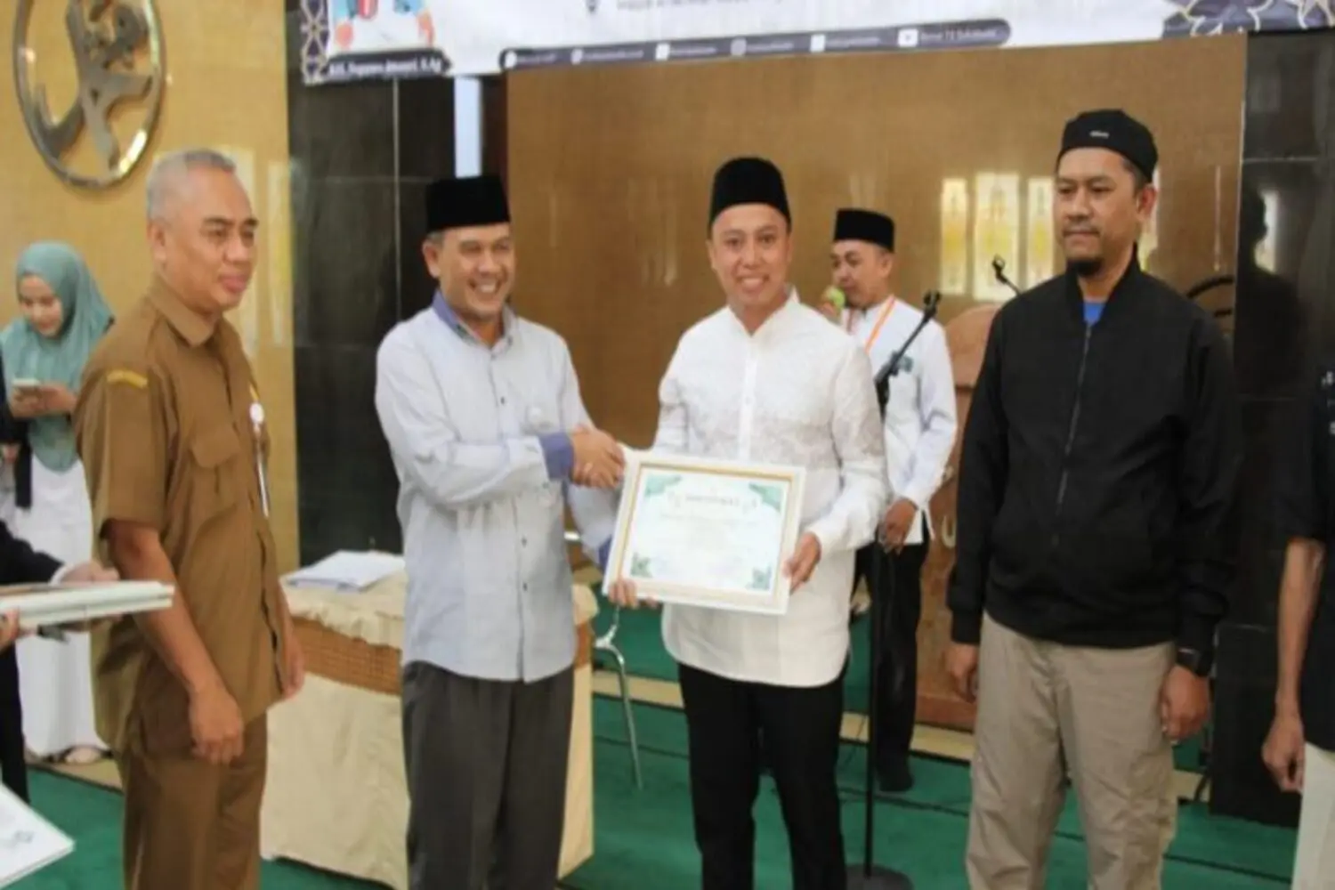 Membumikan Al-Qur’an di Lorong Kesembuhan: Lantunan Ayat Suci Warnai Peringatan Nuzulul Qur’an 1447 H di RSUD R. Syamsudin SH Kota Sukabumi