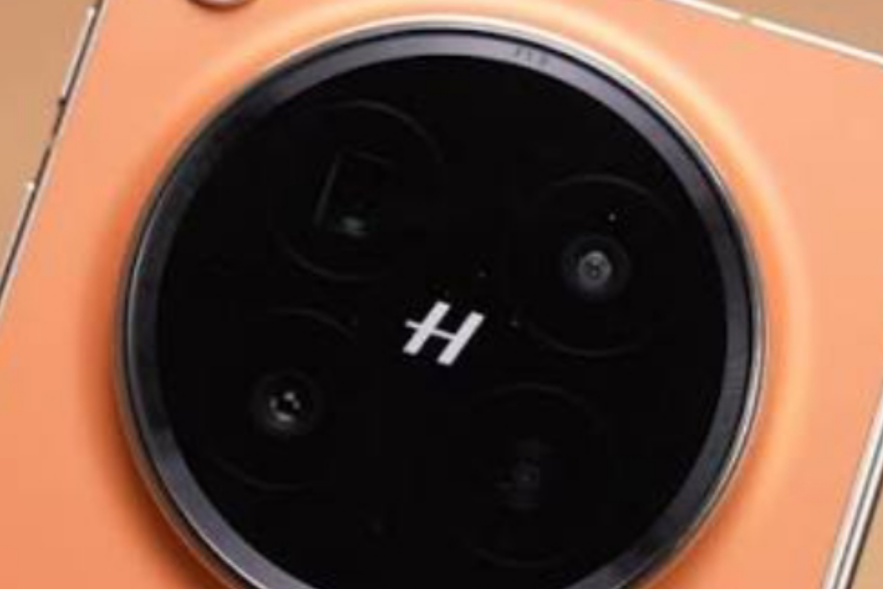 Oppo Find N6: Ponsel Lipat Tanpa Lipatan dengan Kamera 200MP