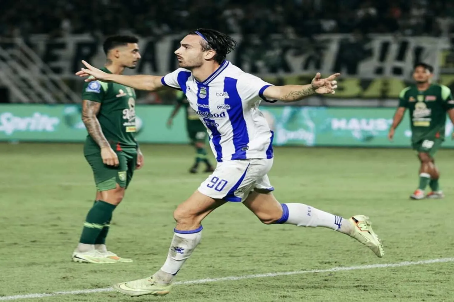 Panas! Persebaya vs Persib Berakhir Imbang 2-2