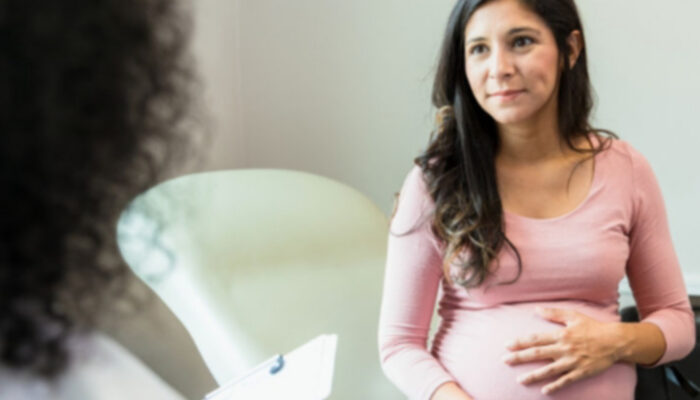 Panduan Aman Ibu Hamil Bepergian Jauh Menggunakan Motor