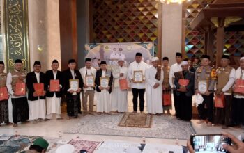 Pererat Silaturahmi, Bupati Bogor Hadiri Iktikaf dan Tahajud Akbar di Masjid Raya Nurul Wathon