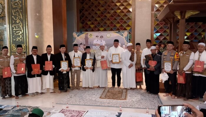 Pererat Silaturahmi, Bupati Bogor Hadiri Iktikaf dan Tahajud Akbar di Masjid Raya Nurul Wathon