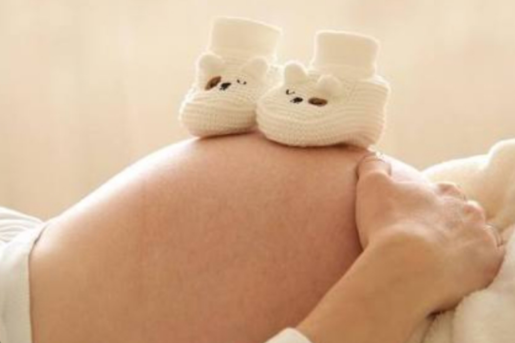 Perut Atas Keras dan Bawah Lembek saat Hamil: Normalkah?