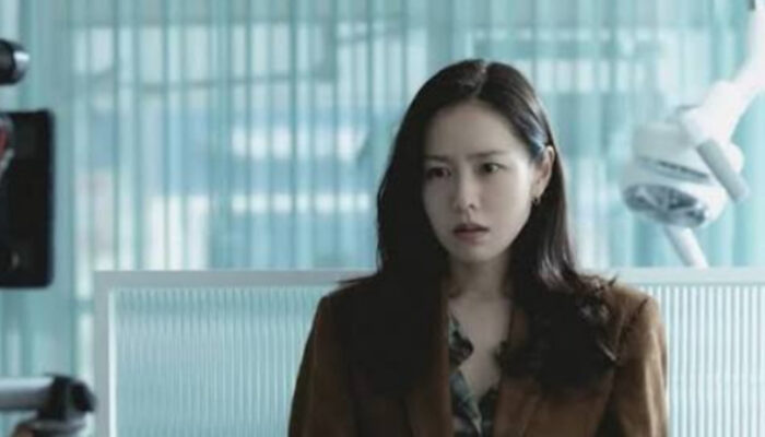 Pesona Son Ye Jin dengan Abs Berotot di Sesi Pemotretan Terbaru