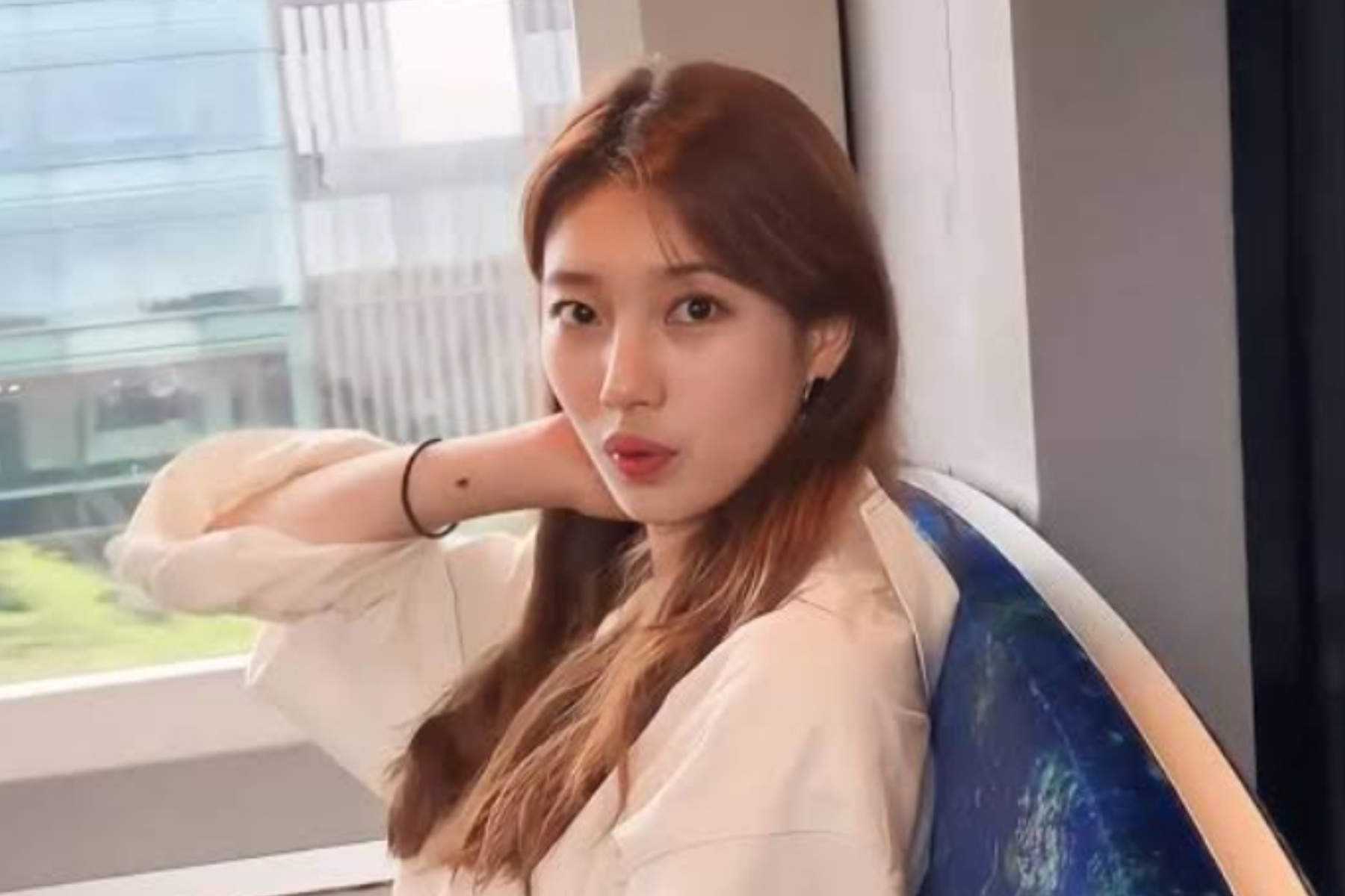 Pesona Suzy: Tampilan Elegan Sebagai Model Produk Rambut