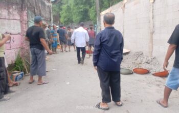 Puluhan Tahun Terisolasi Jalan Sempit, Akhirnya Akses Gang LDII RW 05 Desa Gunung Putri Diperlebar 3 Puluhan Tahun Terisolasi Jalan Sempit, Akhirnya Akses Gang LDII RW 05 Desa Gunung Putri Diperlebar