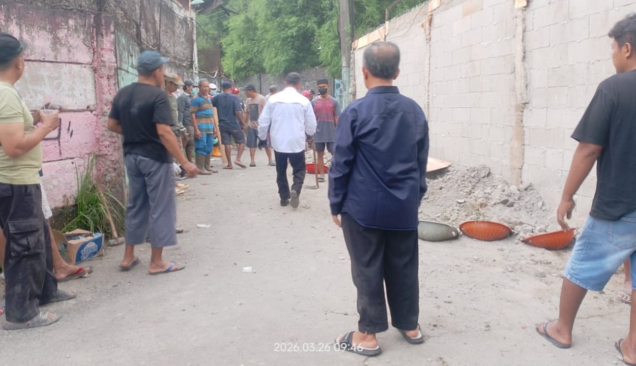 Puluhan Tahun Terisolasi Jalan Sempit, Akhirnya Akses Gang LDII RW 05 Desa Gunung Putri Diperlebar