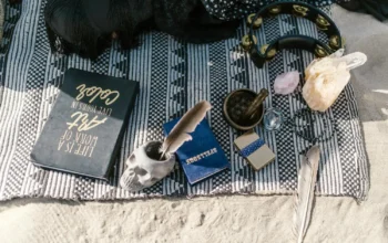 Ramalan Zodiak Hari Ini: Karier Naik, Keuangan Perlu Waspada