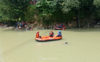 Remaja 16 Tahun Hilang Terseret Arus Sungai Cileungsi di Desa Tajur Citeureup, Tim SAR Terus Melakukan Pencarian