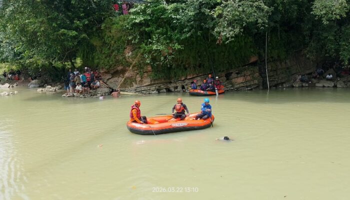 Remaja 16 Tahun Hilang Terseret Arus Sungai Cileungsi di Desa Tajur Citeureup, Tim SAR Terus Melakukan Pencarian