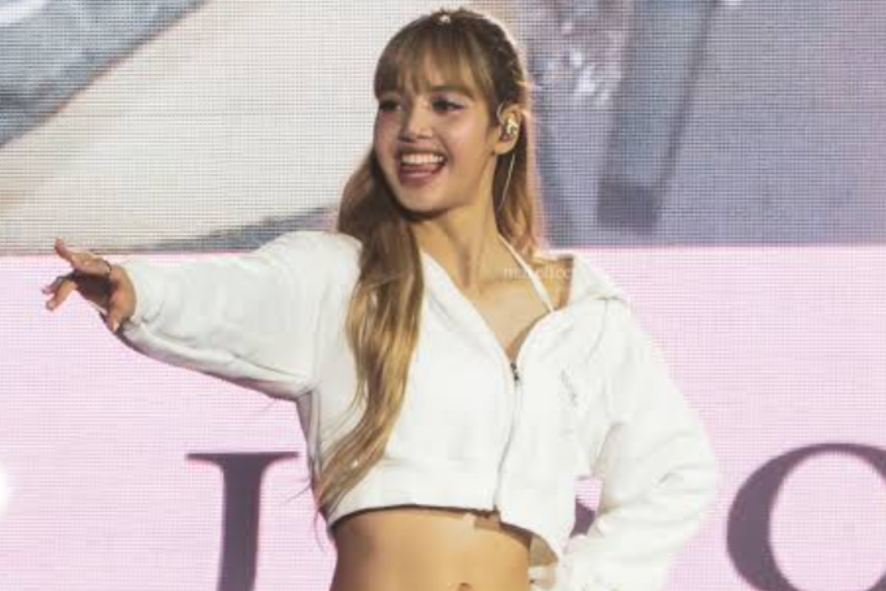 Sejarah Baru! Lisa BLACKPINK Umumkan Konser Residensi di Las Vegas
