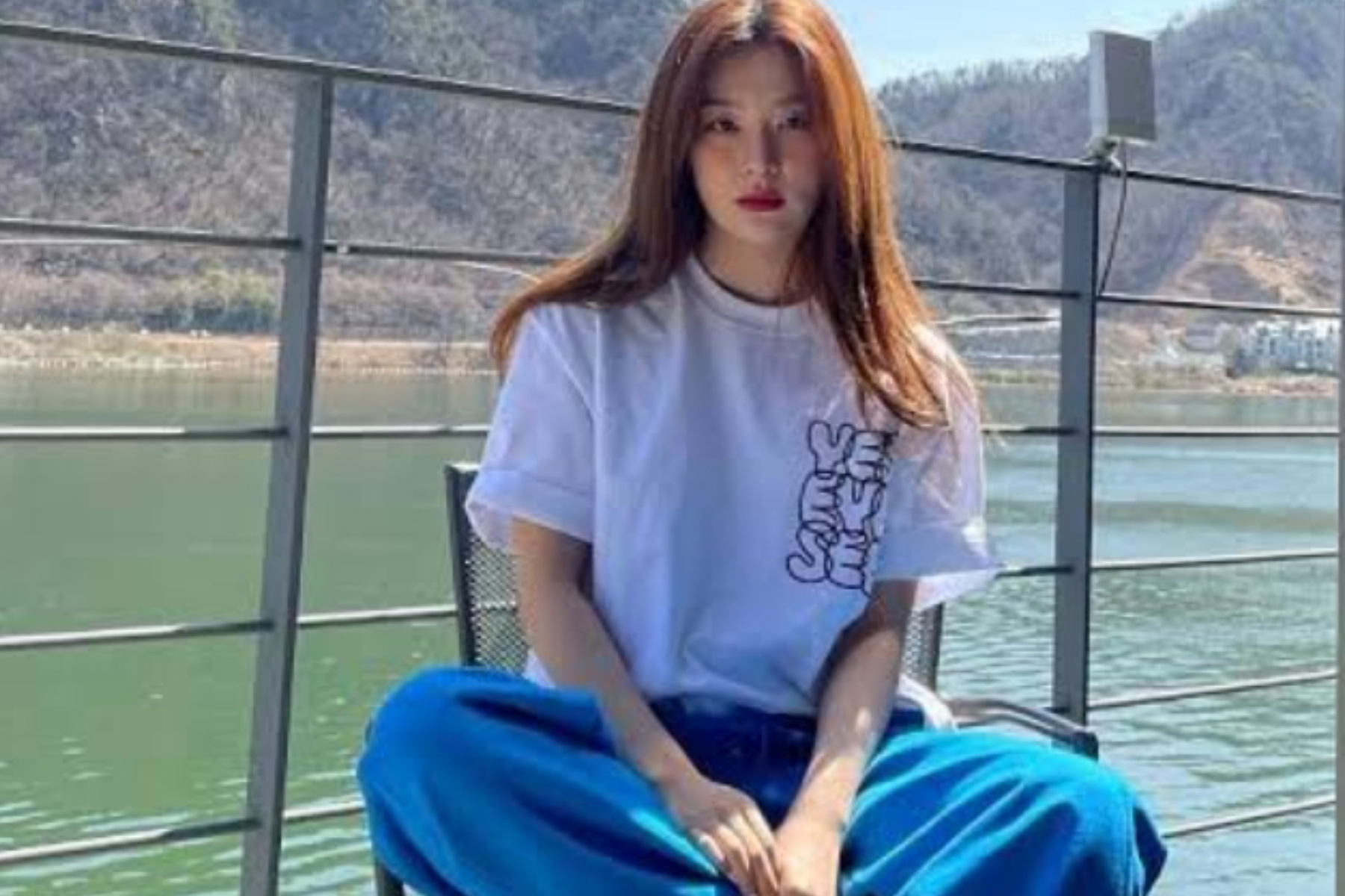 Seulgi Red Velvet: Gaya Bohemian Chic di Bandara Incheon