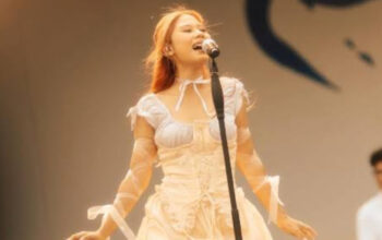 Tangis Haru di Panggung! Nadin Amizah Siapa Vidi?