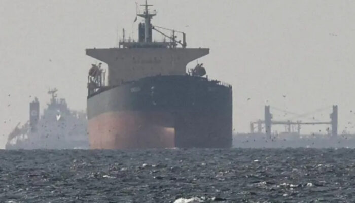 Trump Hajar Kilang Minyak Iran: Selat Hormuz Terancam Jadi Lautan Abu?