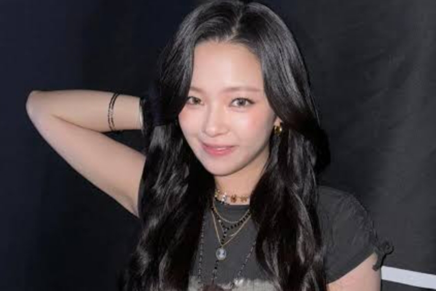 Visual Jeongyeon TWICE Makin Gila! Foto Backstage Terbaru Bikin ONCE Gagal Fokus