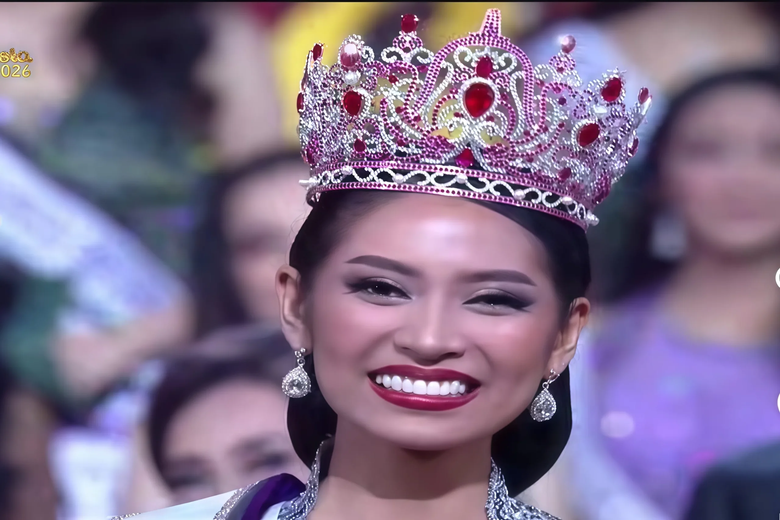 Agnes Rahajeng Aditya Raih Mahkota Puteri Indonesia 2026