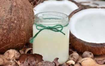 Air Kelapa Untuk Panas Dalam: Solusi Alami atau Sekadar Mitos Belaka?