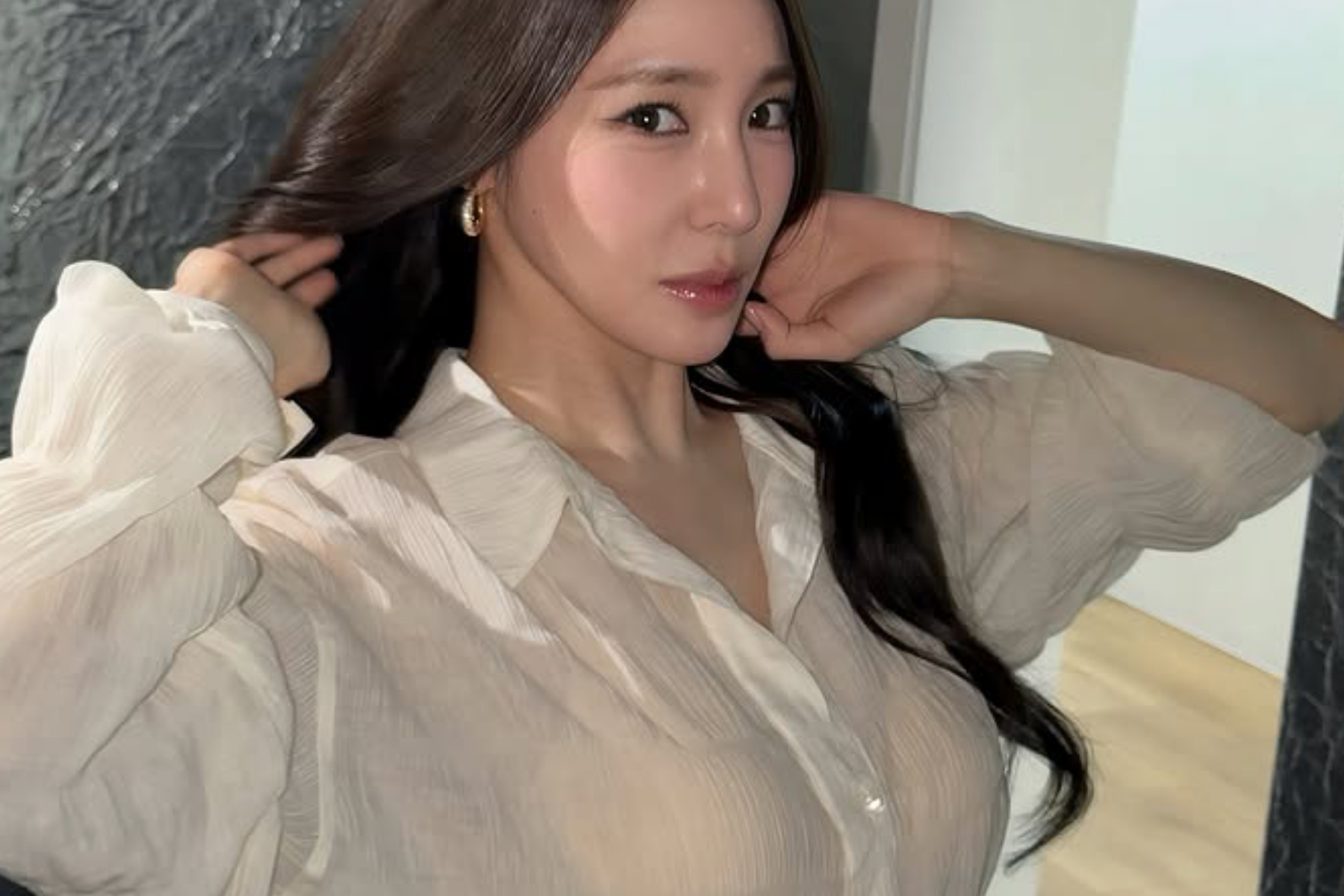 Akhiri Penantian 7 Tahun, Tiffany Young Siap Comeback dengan Single Summer’s Not Over