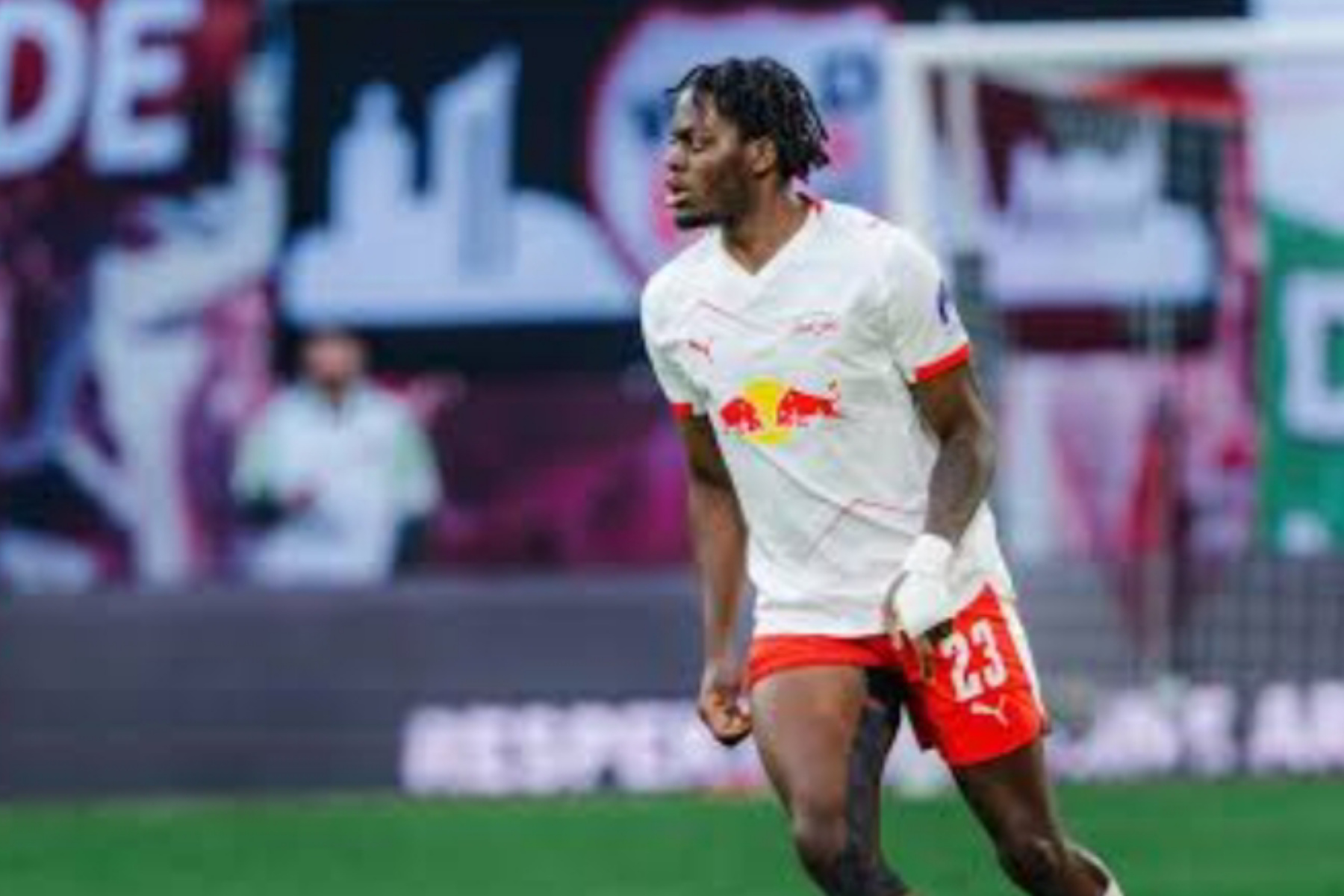 Arsenal dan Man United Rebutan Castello Lukeba