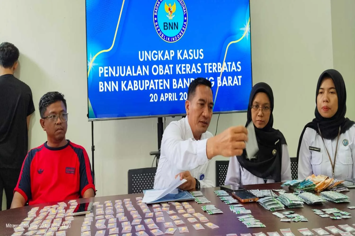 BNN Grebek Peredaran Obat Keras di Batujajar Bandung Barat