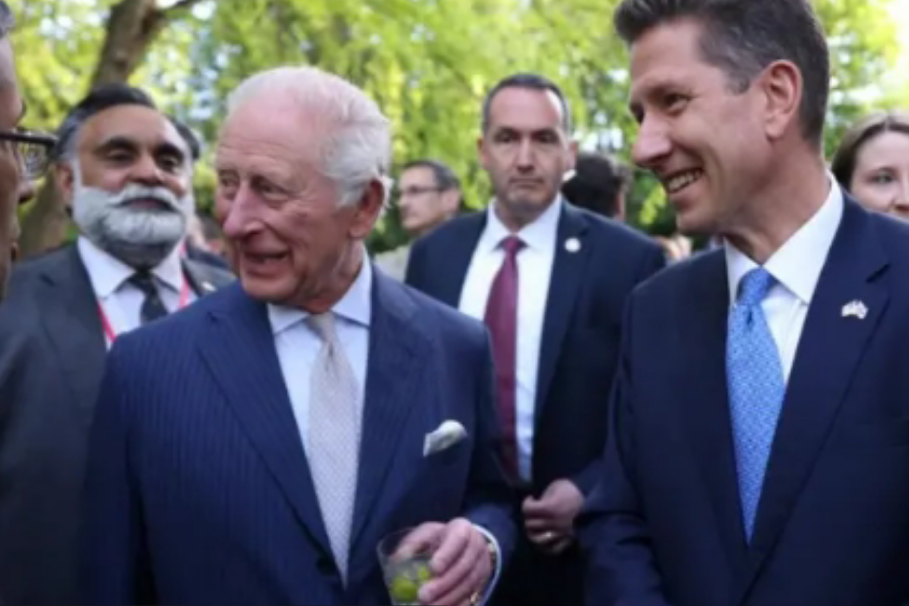 Benarkah Aliansi Retak? Drama Bocoran Diplomat di Balik Kunjungan King Charles