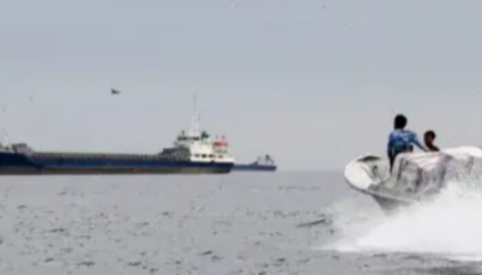 Blokade Pelabuhan Iran Mulai Senin: Ancaman Perang Terbuka di Selat Hormuz?