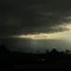 Cuaca Hari Ini Didominasi Hujan, Waspada Cuaca Ekstrem