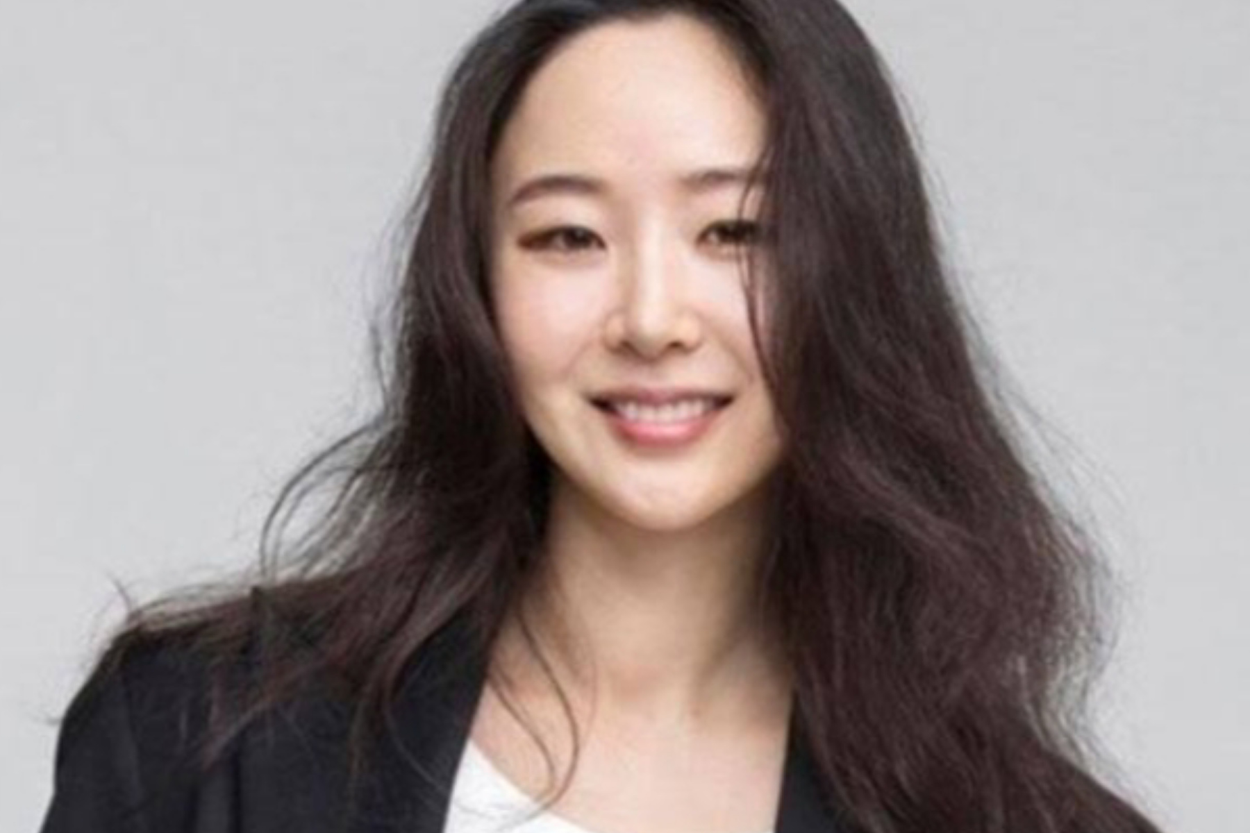 Drama Belum Berakhir! Sidang Gugatan Min Hee Jin Terhadap HYBE Ditunda