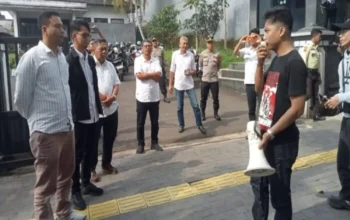 Dugaan Kekurangan Volume Proyek Jalan Jampang Tengah-Kiara Dua Sukabumi, Aliansi Mahasiswa Geruduk Kantor UPTD II Bina Marga Jabar