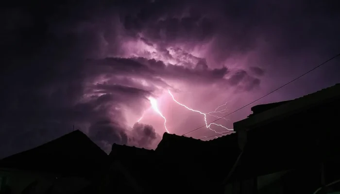 Gelombang Panas Picu Badai Petir, 14 Warga Bangladesh Tewas