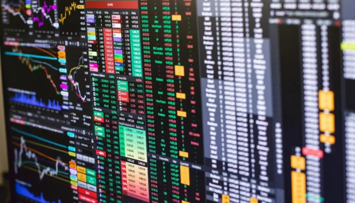 Geopolitik Memanas, Indeks Harga Saham Gabungan Terseret Fluktuasi