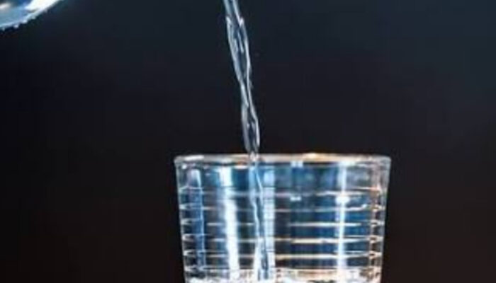 Harga Air Minum Kemasan di India Melonjak: Dampak Perang Iran-Israel