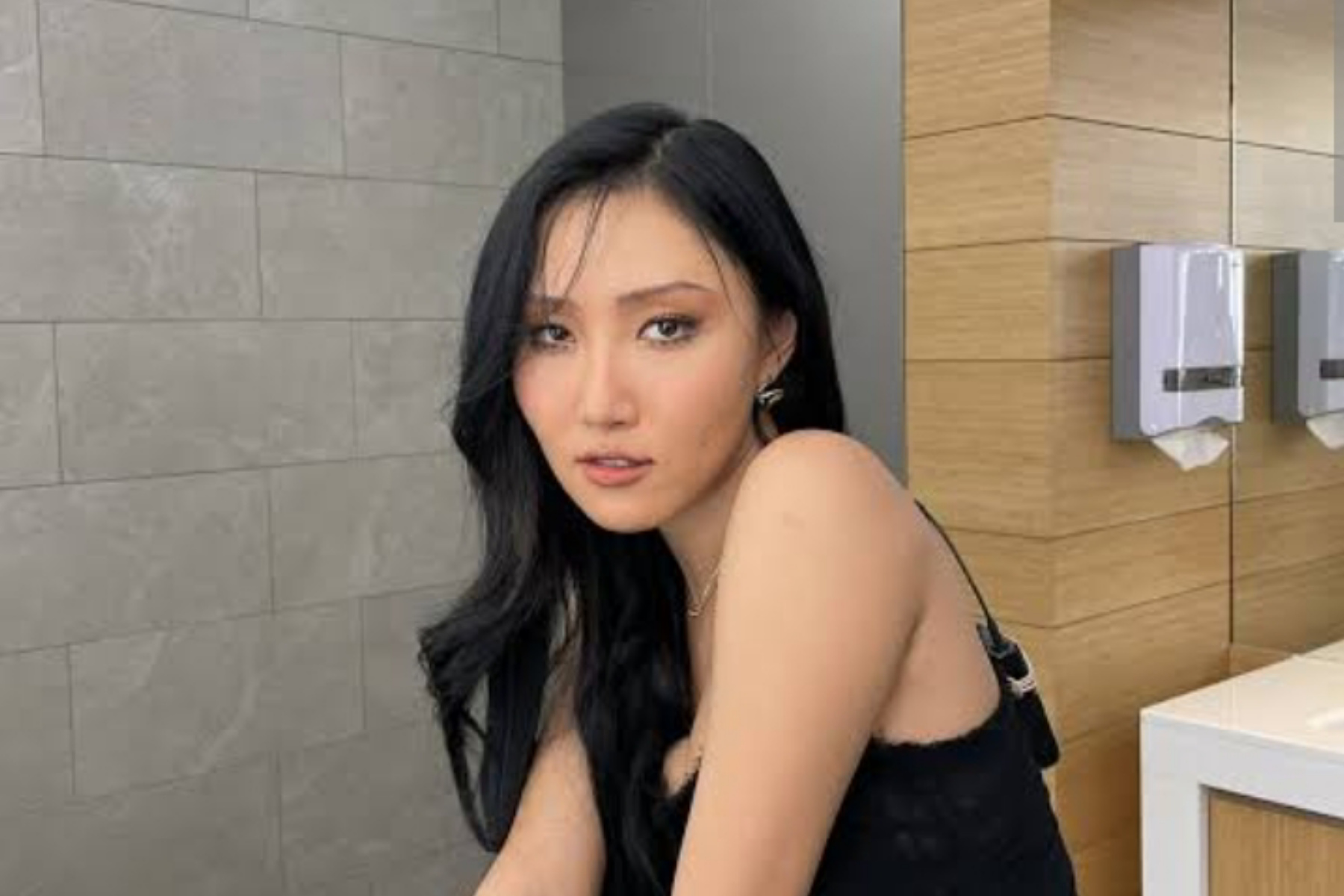 Hwa Sa Jadi 'Apoteker Jiwa': Sisi Lembut Sang Diva di Program Popopo Bikin Haru!